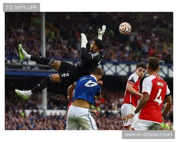 阿森纳门将拉亚以11场零封领跑英超零封榜。