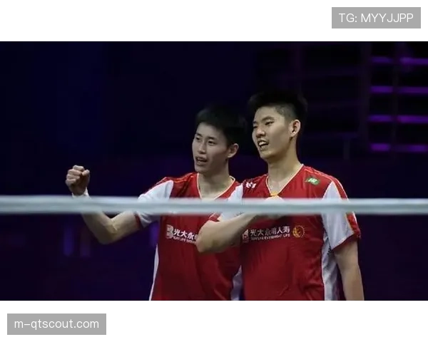 瑞士公开赛男双决赛：刘雨辰-欧烜屹2-0战胜东道主组合夺冠